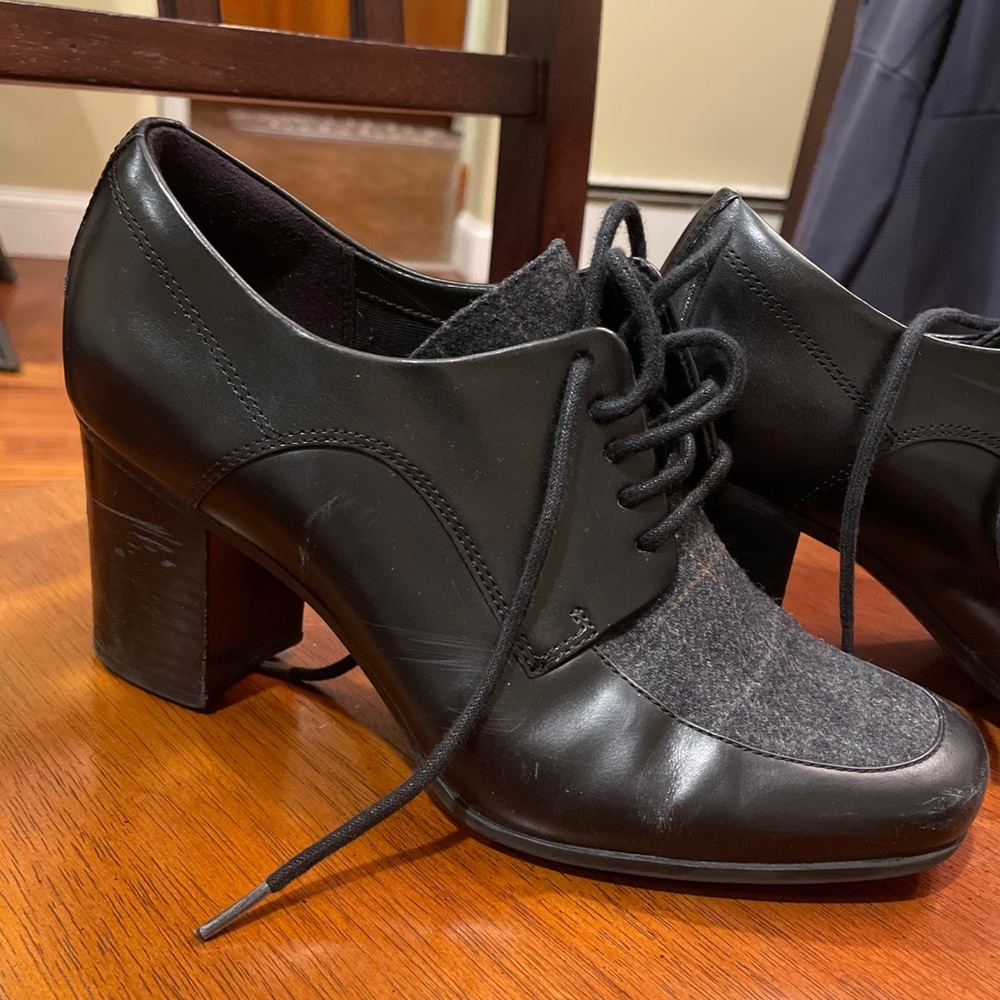 Mary Poppins shoes! Clarks artisan Kensatt Darla plaid lace up Oxford